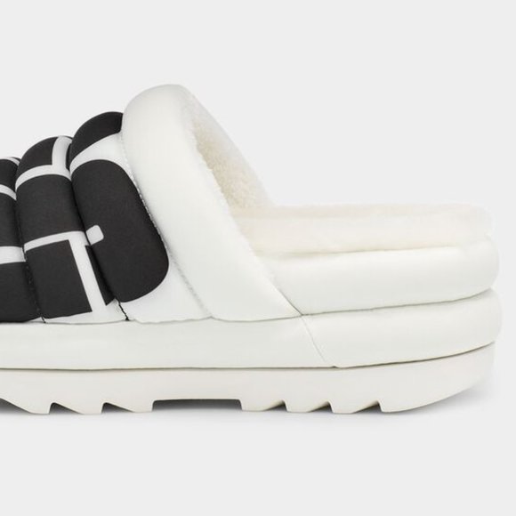 UGG Maxi Slide Logo Sandal. New! - Picture 4 of 11